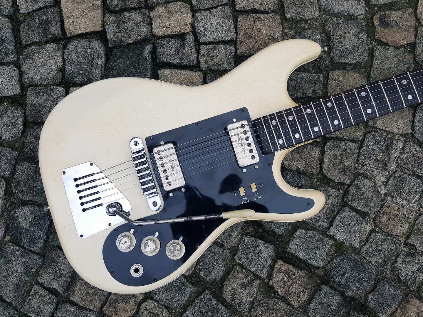 1964 Höfner 172 White Vinyl - PhilThy Guitars
